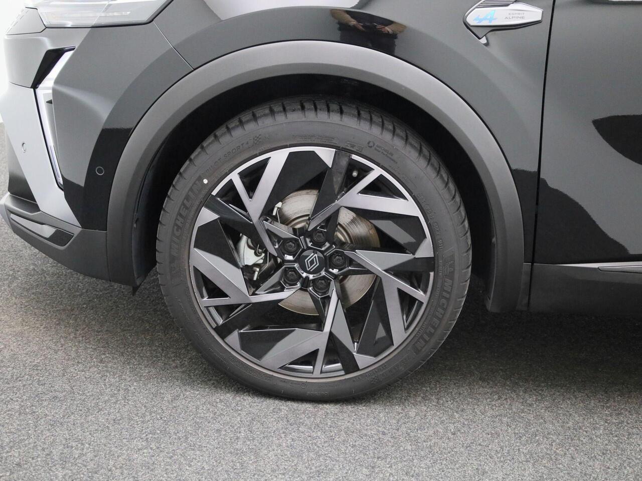 Renault CAPTUR 1.6 E-Tech full hybrid 145 esprit Alpine | Google Navigatie | Apple & Android Carplay | Parkeersensoren Voor & Achter | 360 Camera | Adaptieve Cruise Control | Climate Control | Harman Kardon Geluidsysteem |