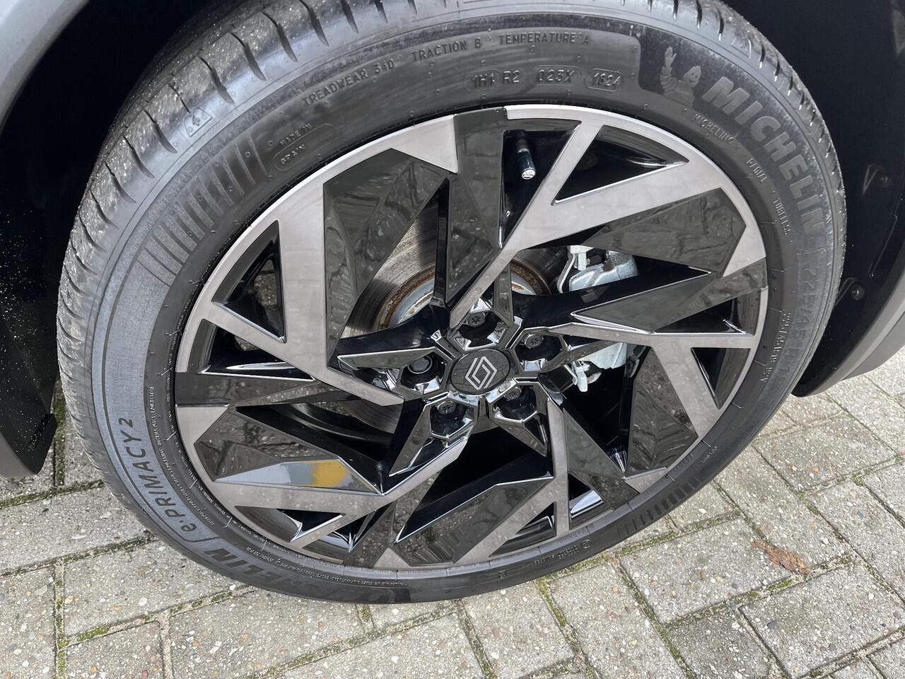 Renault CAPTUR 1.6 E-Tech full hybrid 145 esprit Alpine / CAMERA 360 / PACK ADVANCED DRINVIG ASSIST / HARMAN - KARDON AUDIO / GROOT SCHERM MAVIGATIE / EASY PARK