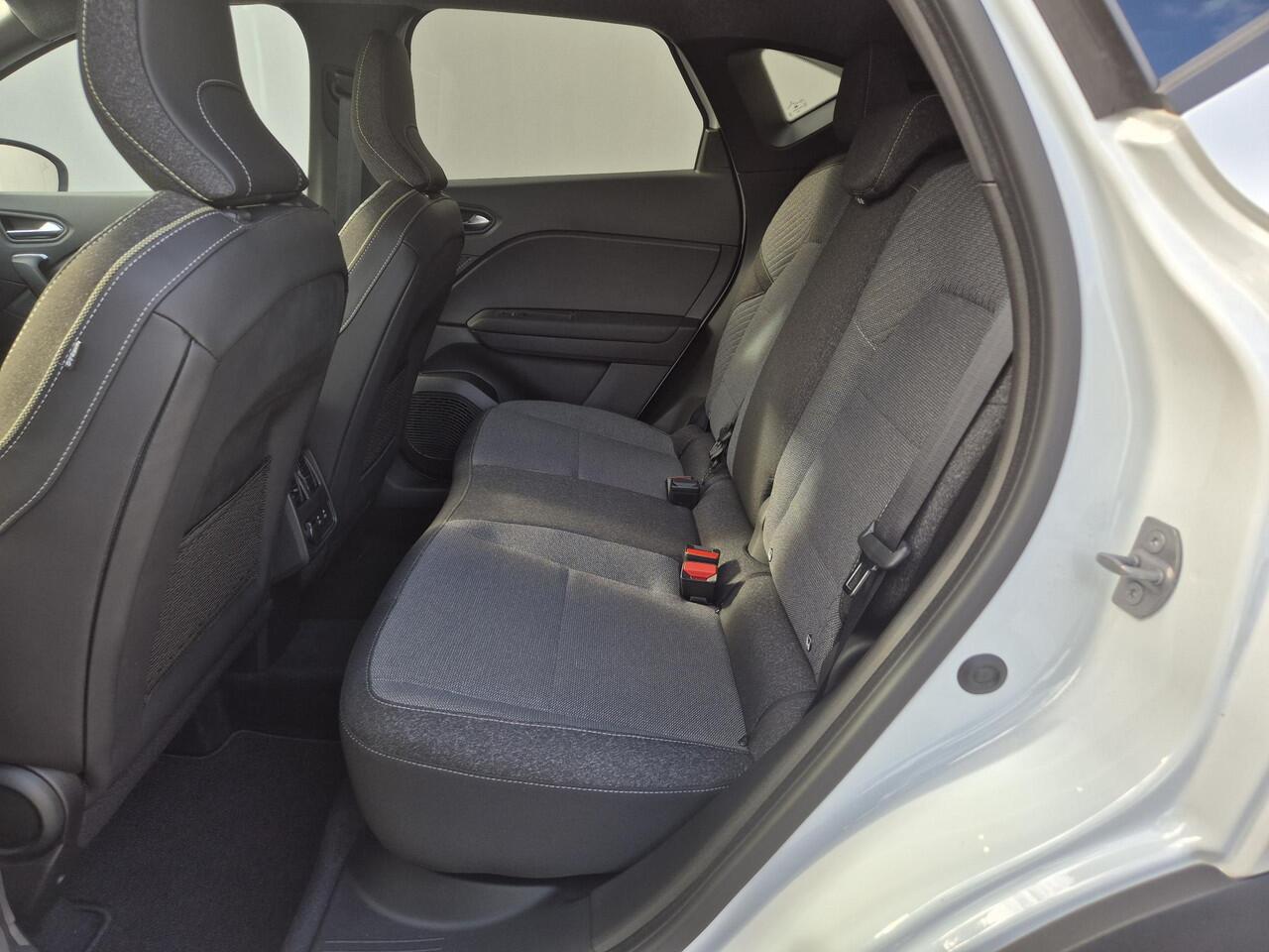 Renault CAPTUR 1.3 mild hybrid 160 techno Automaat / Fabrieksgarantie tot 08-2026 / Pack Driving / Trekgewicht 1200 kg / Stuurverwarming / Apple Carplay Android Auto / Dealer onderhouden / Adaptief CC / Achteruitrijcamera /