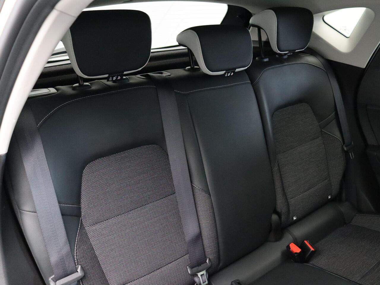 Renault CAPTUR 1.6 E-Tech Hybrid 145 Techno | Navigatie | Achteruitrijcamera | Parkeersensoren voor en achter | Climate control |