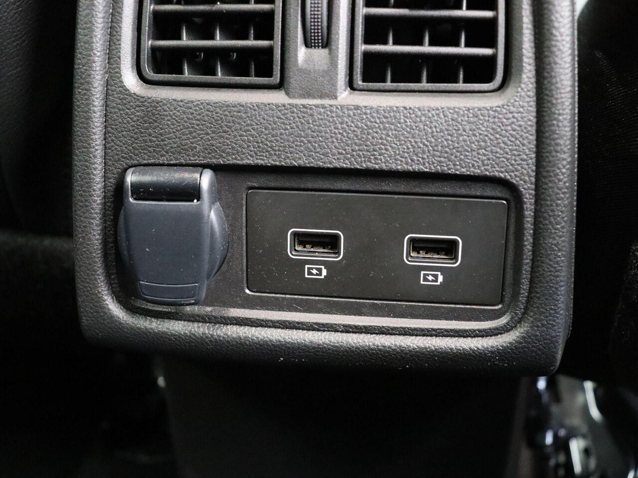 Renault CAPTUR TCe 90pk Techno | Achteruitrijcamera | Navigatie | Parkeersensoren voor/achter | Climate control |