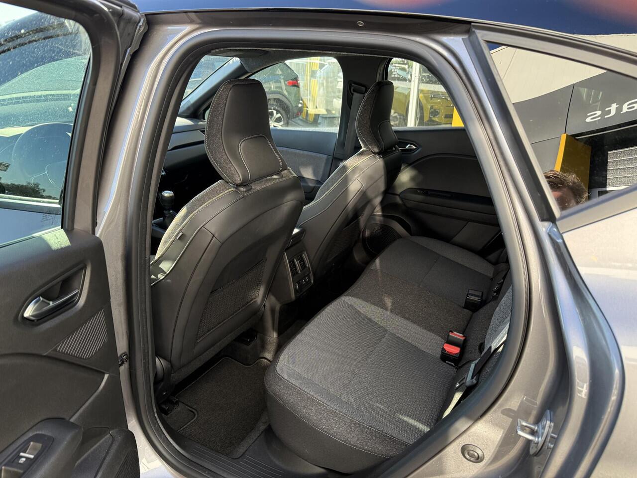 Renault CAPTUR 1.0 TCe 90 techno | Google Maps geïntegreerd | Achteruitrijcamera | DAB | LED | Key-less | Lichtmetaal | Climate Control | Cruise Control |