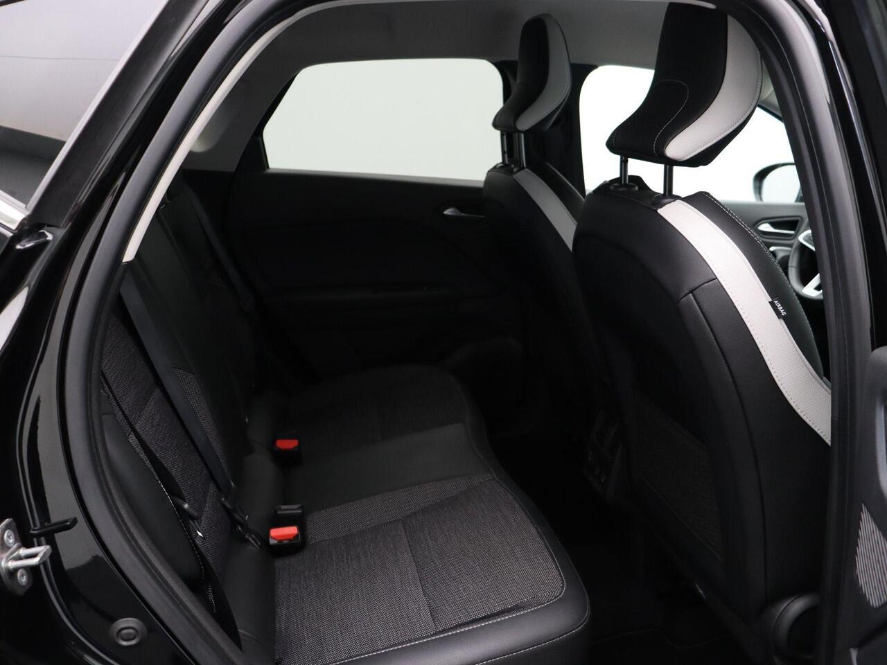 Renault CAPTUR E-Tech Hybrid 145pk Techno | Achteruitrijcamera | Grootscherm navigatie | Digitaal dashboard |