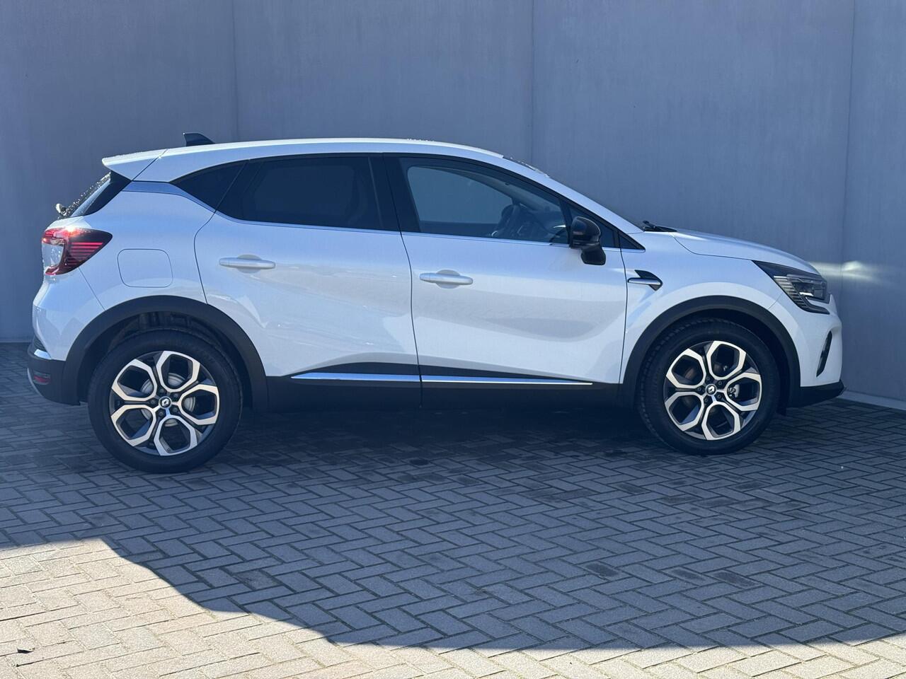 Renault CAPTUR 1.3 Techno 160 Automaat / Stoel- & Stuurverwarming / Achteruitrijcamera / Adaptieve Cruise Control / Navigatie / Apple Carplay & Android Auto / Parkeersensoren voor en achter / Climate Control