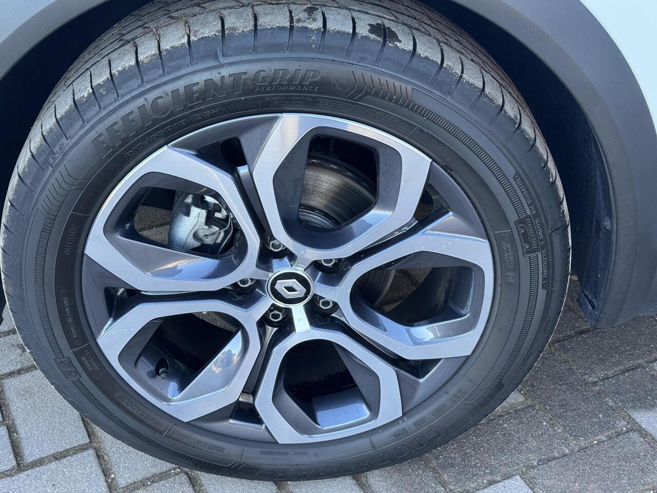 Renault CAPTUR 1.3 Techno 160 Automaat / Stoel- & Stuurverwarming / Achteruitrijcamera / Adaptieve Cruise Control / Navigatie / Apple Carplay & Android Auto / Parkeersensoren voor en achter / Climate Control