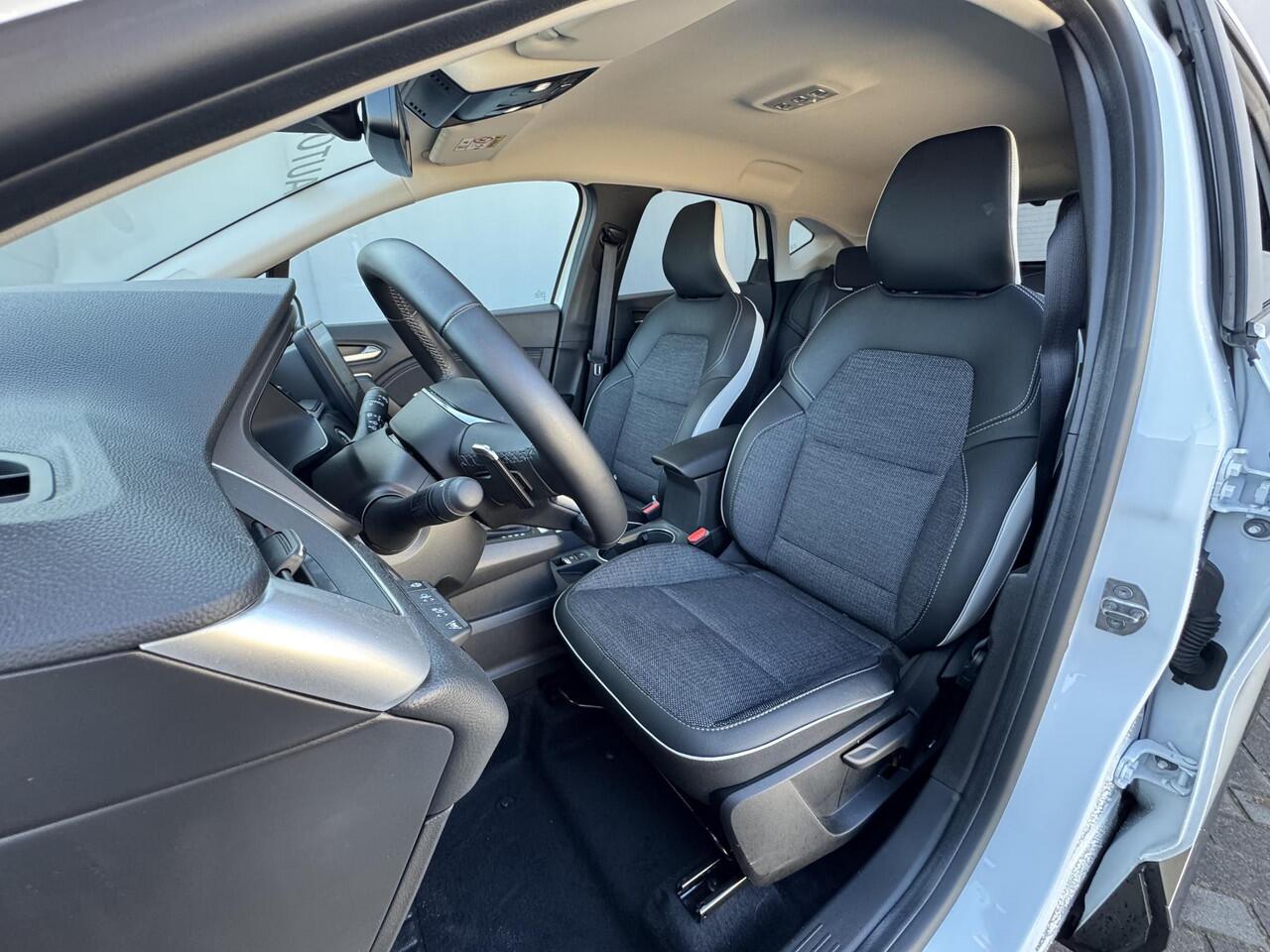 Renault CAPTUR 1.3 Techno 160 Automaat / Stoel- & Stuurverwarming / Achteruitrijcamera / Adaptieve Cruise Control / Navigatie / Apple Carplay & Android Auto / Parkeersensoren voor en achter / Climate Control