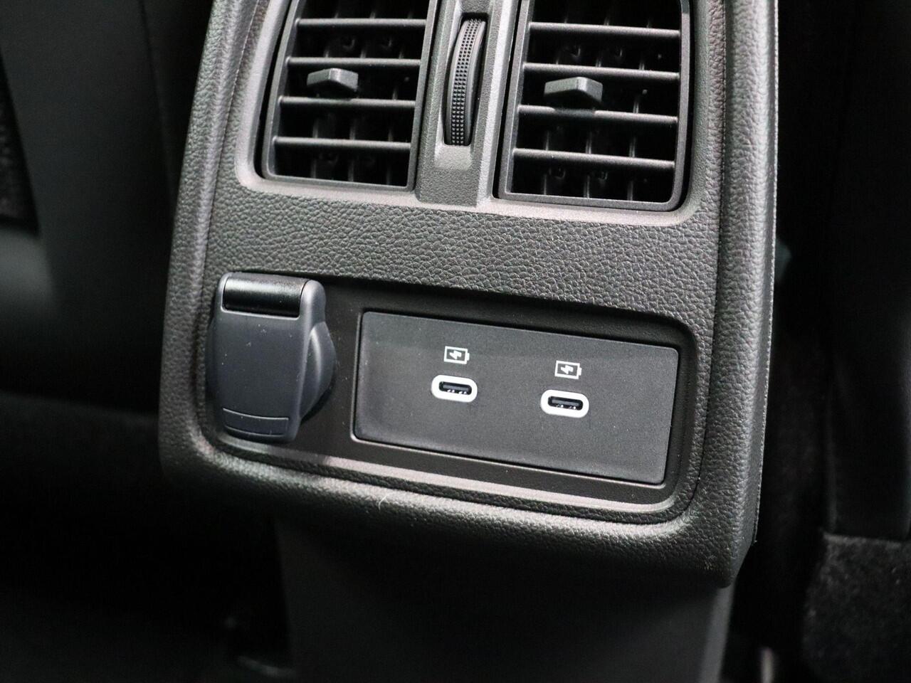 Renault CAPTUR 1.0 TCe 90 techno | Stoel en Stuur verwarming | Achteruitrijcamera | Cruise control |