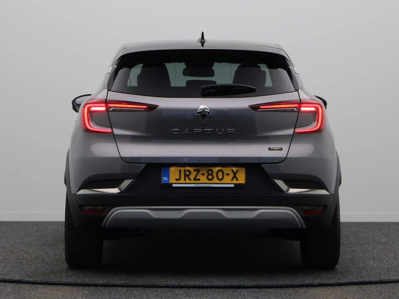 Renault CAPTUR 1.6 E-Tech Hybrid 145 Techno | Achteruitrijcamera | Climate Control | Parkeersensoren Voor en Achter | Apple/Android Carplay |