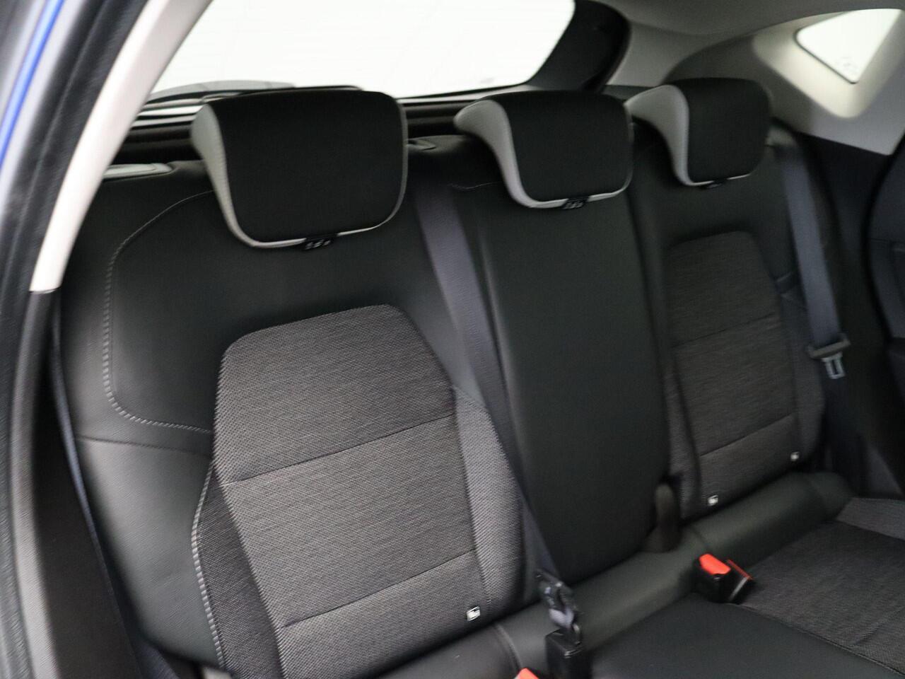 Renault CAPTUR TCe 90pk Techno | Navigatie | Achteruitrijcamera | Parkeersensoren voor en achter | Climate control |