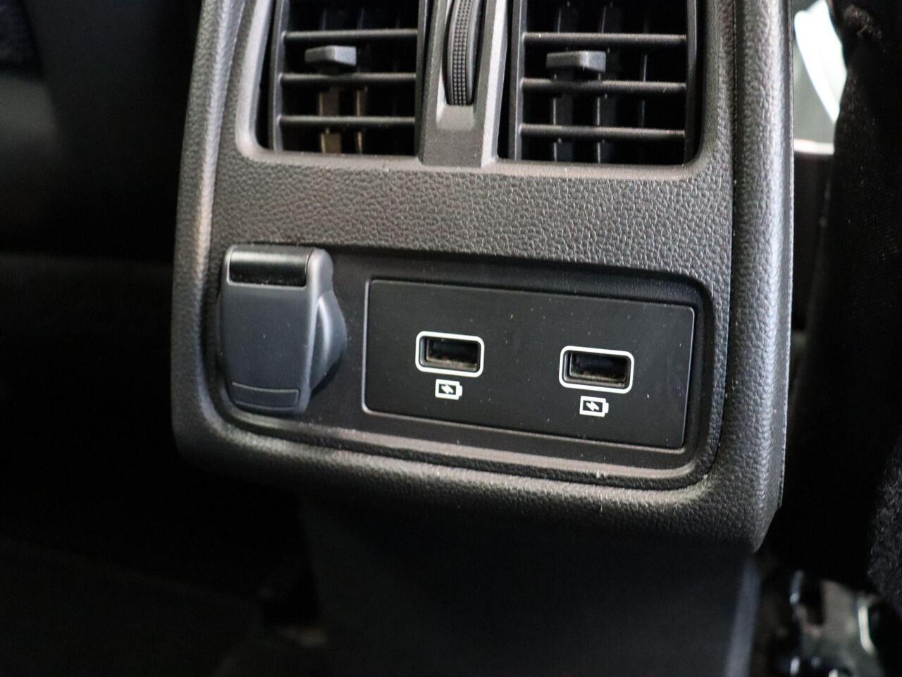 Renault CAPTUR 1.6 E-Tech Hybrid 145 Techno | Navigatie | Achteruitrijcamera | Parkeersensoren voor en achter | Climate control |