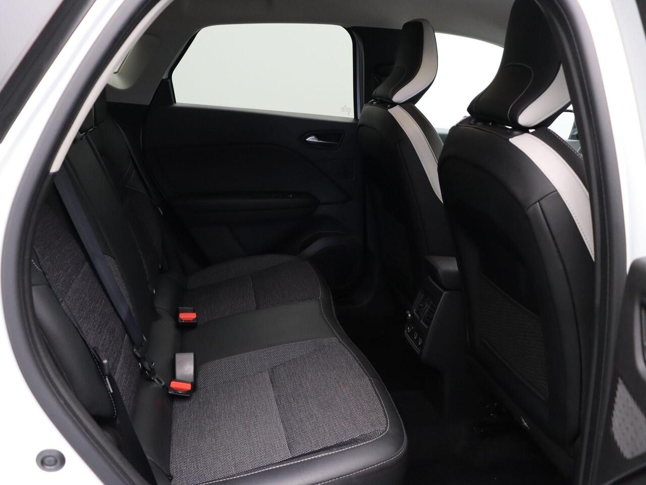 Renault CAPTUR E-Tech Hybrid 145pk Techno | Grootscherm navigatie | Digitaal dashboard | Achteruitrijcamera | Parkeersensoren voor/achter |