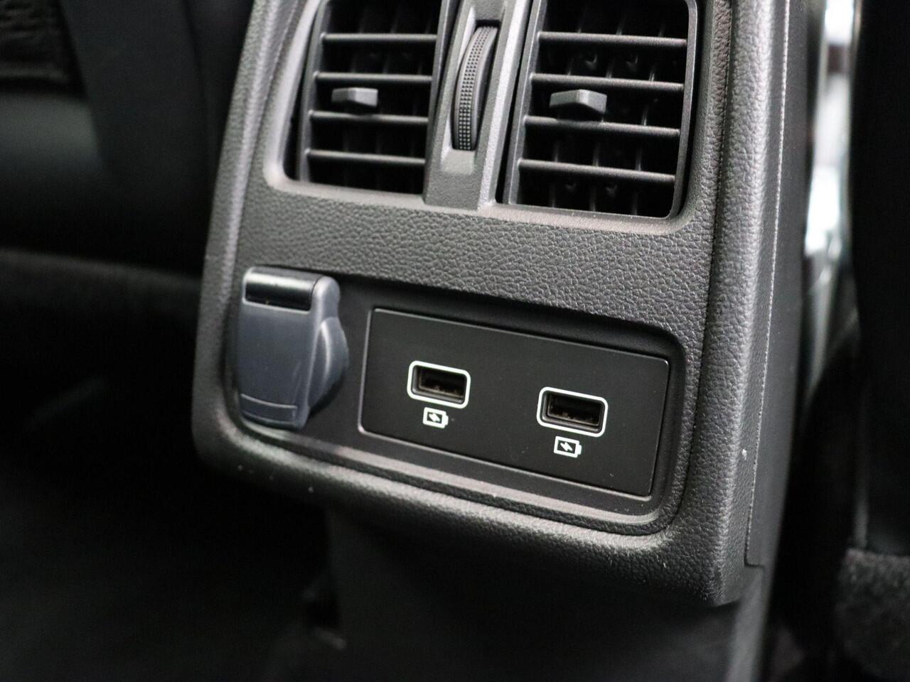 Renault CAPTUR E-Tech Hybrid 145pk Techno | Achteruitrijcamera | Navigatie |