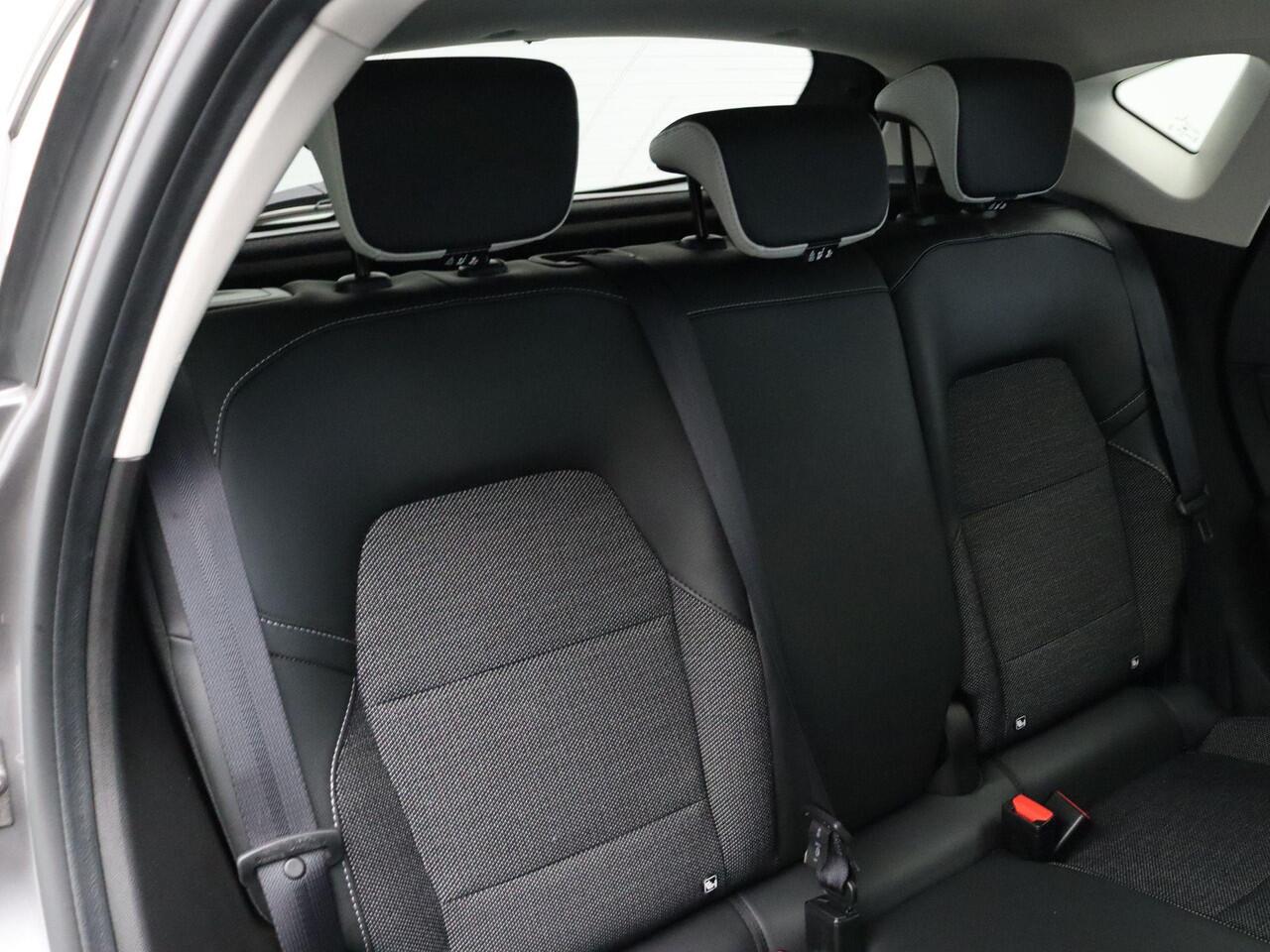 Renault CAPTUR 1.0 TCe 90 Techno | Navigatie | Achteruitrijcamera | Parkeersensoren voor en achter | Climate control |