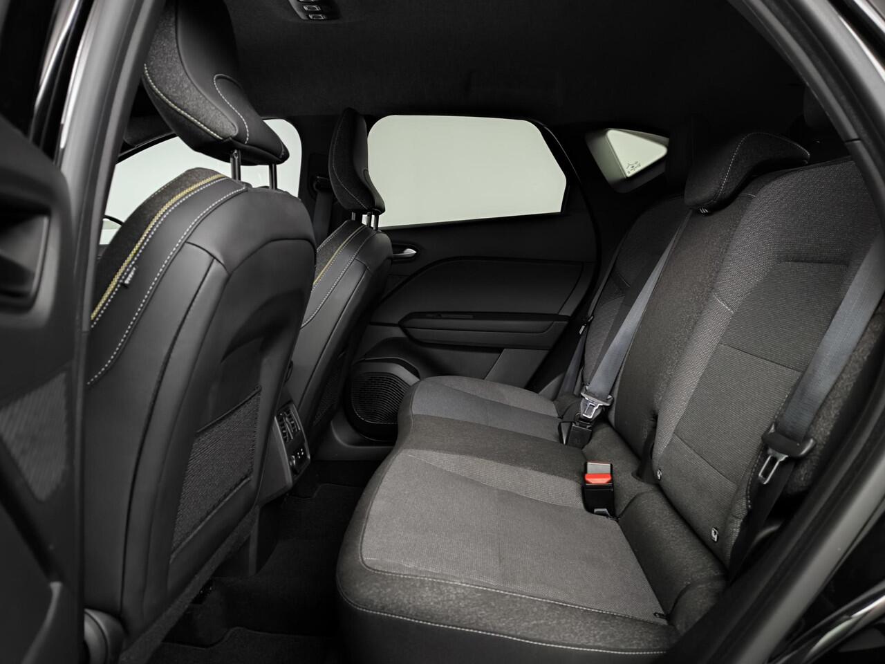 Renault CAPTUR 1.0 TCe 90 techno Navigatie Google | Climate control | Cruise control | Licht en regensensor |
