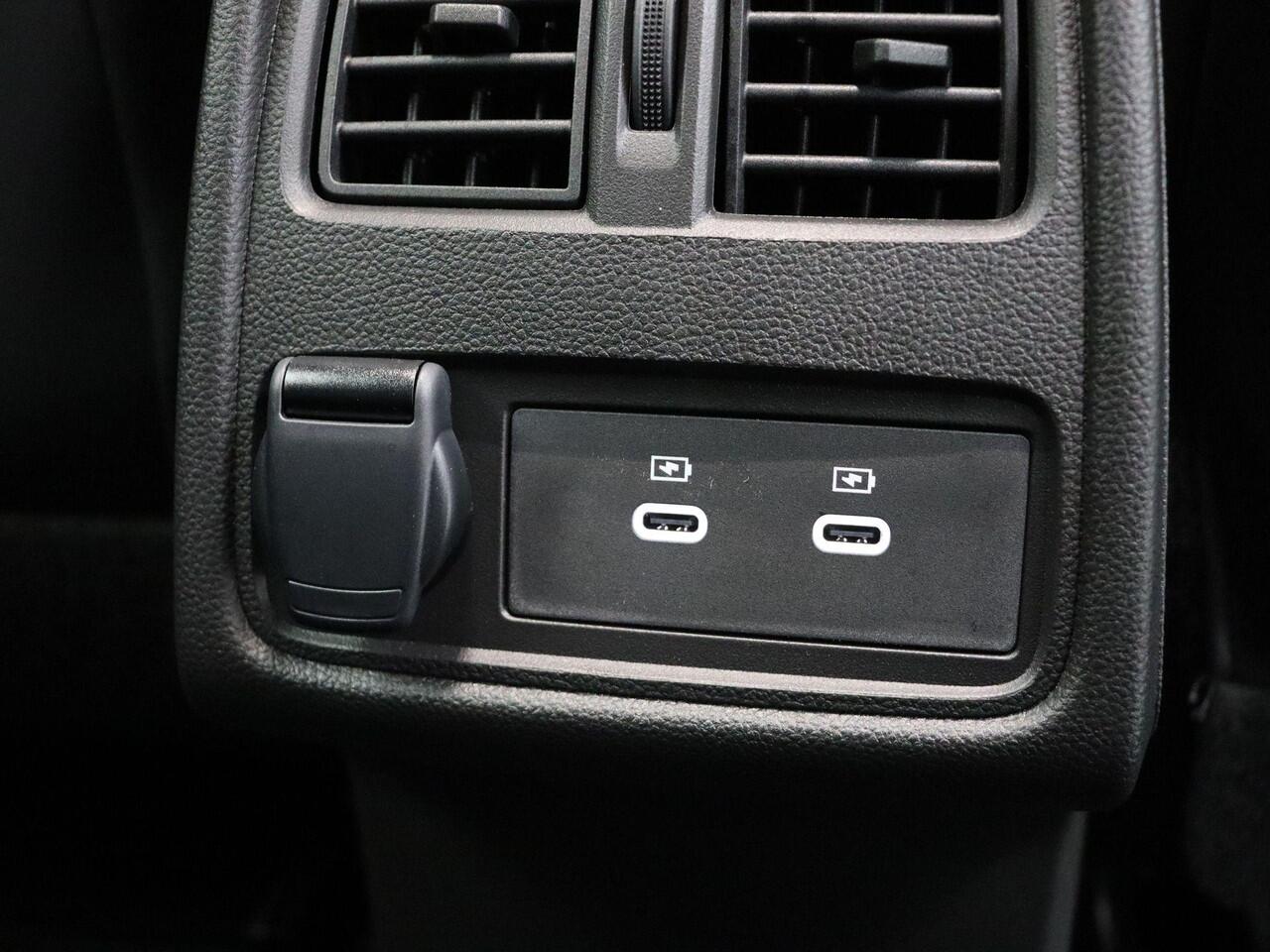 Renault CAPTUR 1.6 E-Tech full hybrid 145 techno | Grootscherm navigatie | Digitaal dashboard | Achteruitrijcamera | Parkeersensoren voor/achter |