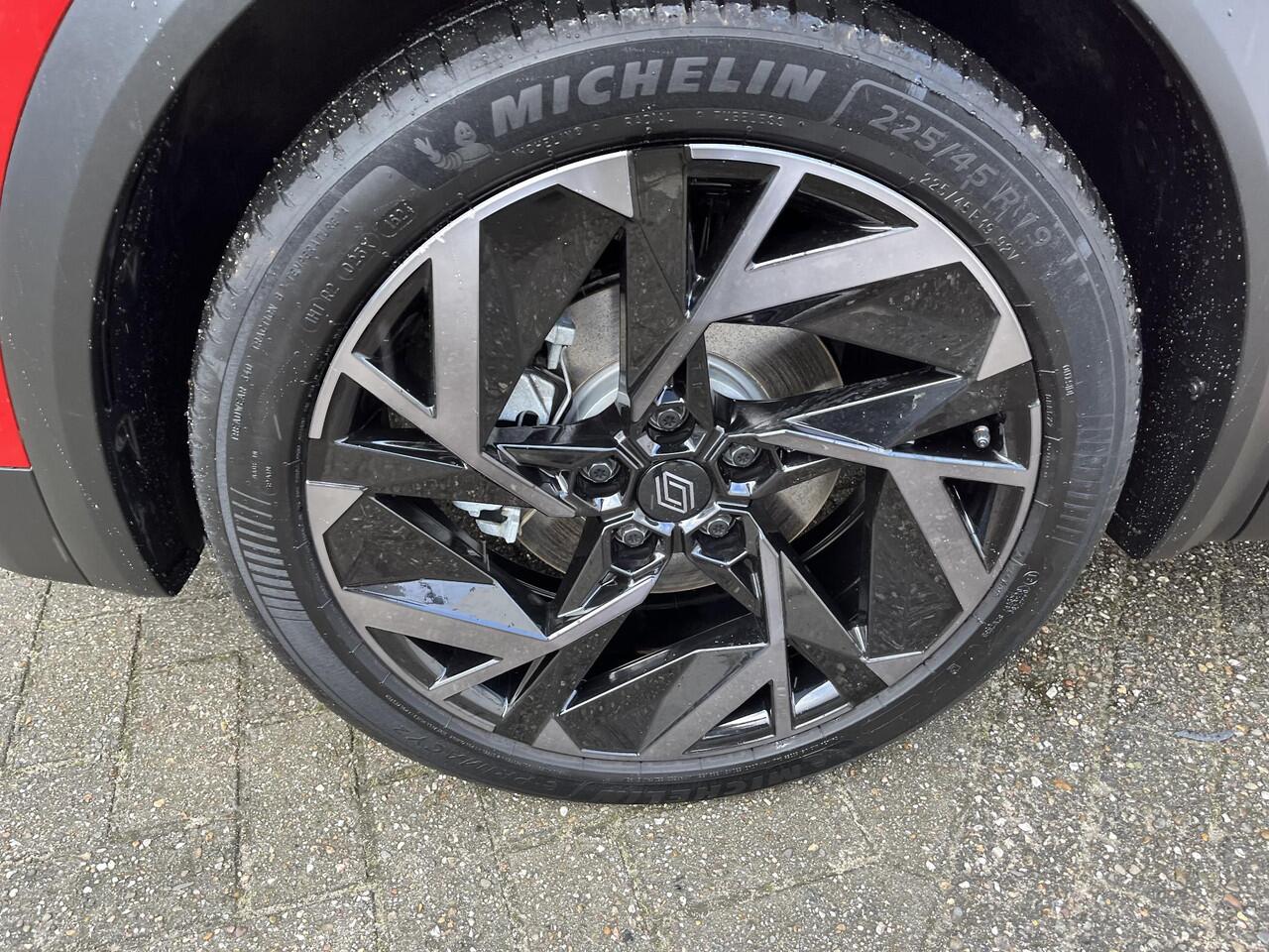 Renault CAPTUR 1.6 E-Tech full hybrid 145 esprit Alpine / Pack Navigation / Pack Advanced Driving