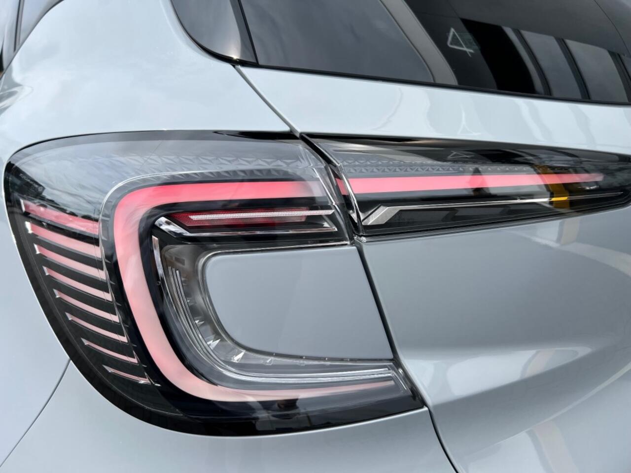 Renault CAPTUR 1.6 E-Tech Full Hybrid 145 Pack Winter