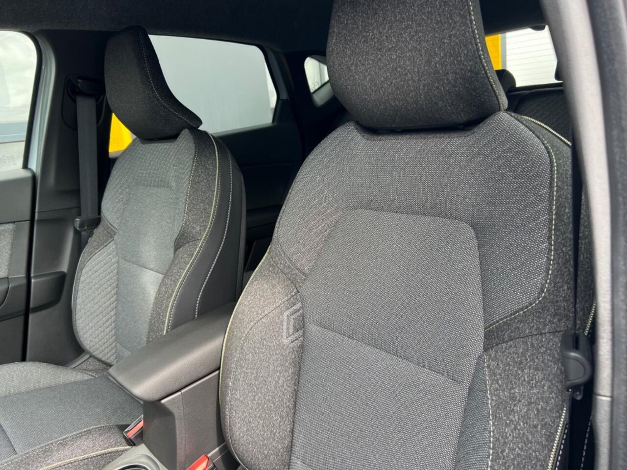 Renault CAPTUR 1.6 E-Tech Full Hybrid 145 Pack Winter