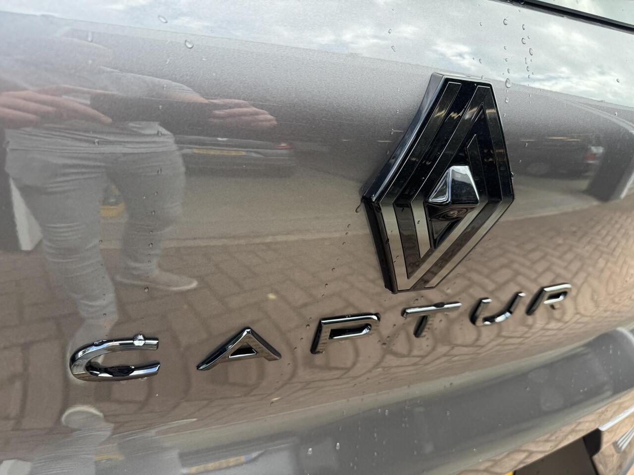 Renault CAPTUR 1.6 E-Tech 145 esprit Alpine+Pack Light&Sound!!