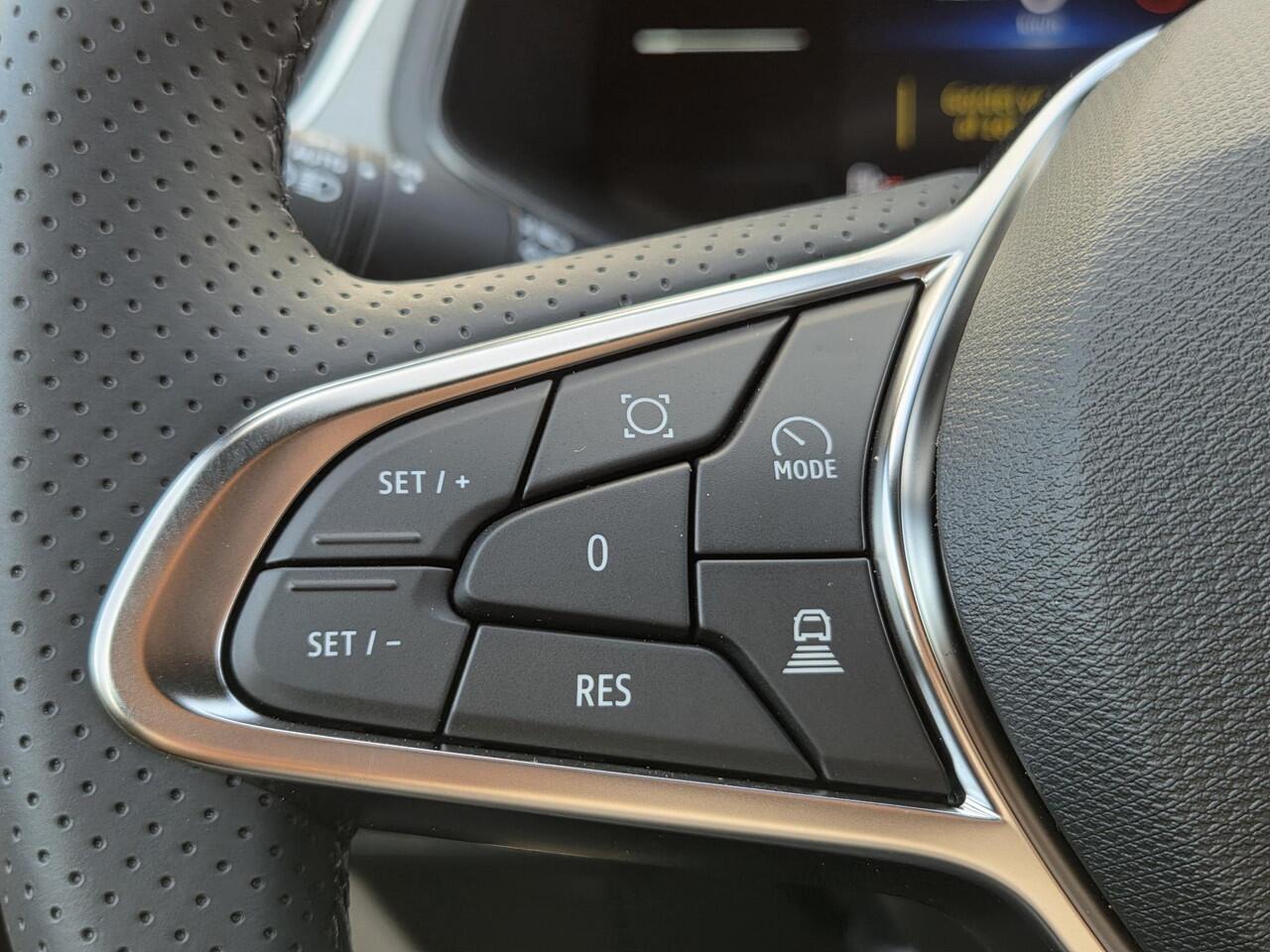 Renault CAPTUR 1.8 E-Tech full hybrid 160 Techno / Vraag naar Beschikbaarheid / Navigatie via Apple Carplay / Android Auto / Adaptieve Cruise Control / Achteruitrijcamera / Sensoren Achter /