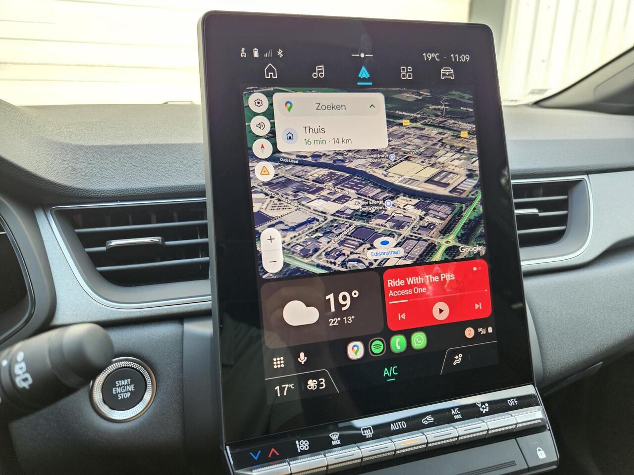 Renault CAPTUR 1.8 E-Tech full hybrid 160 Techno / Vraag naar Beschikbaarheid / Navigatie via Apple Carplay / Android Auto / Adaptieve Cruise Control / Achteruitrijcamera / Sensoren Achter /