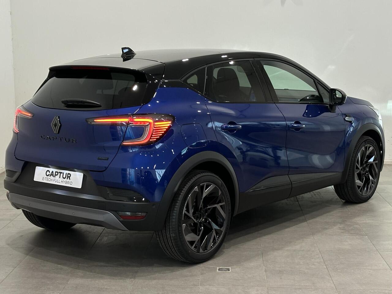 Renault CAPTUR 1.8 E-Tech Full Hybrid 160 Esprit Alpine | Pack Privilège | Pack Light & Sound | Van: ¤ 41.059,- nu rijklaar voor: ¤ 39.059,-