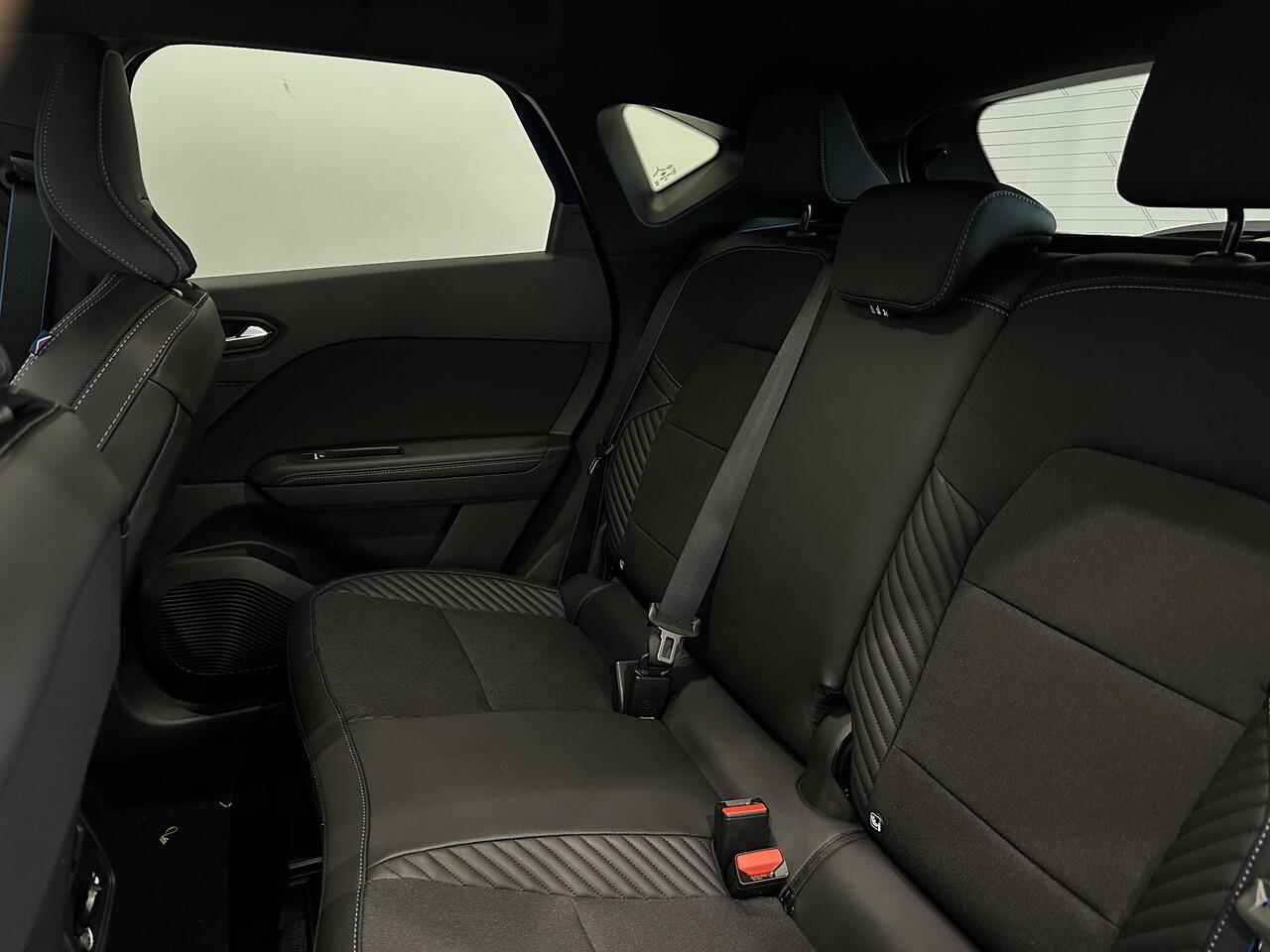 Renault CAPTUR 1.8 E-Tech Full Hybrid 160 Esprit Alpine | Pack Privilège | Pack Light & Sound | Van: ¤ 41.059,- nu rijklaar voor: ¤ 39.059,-