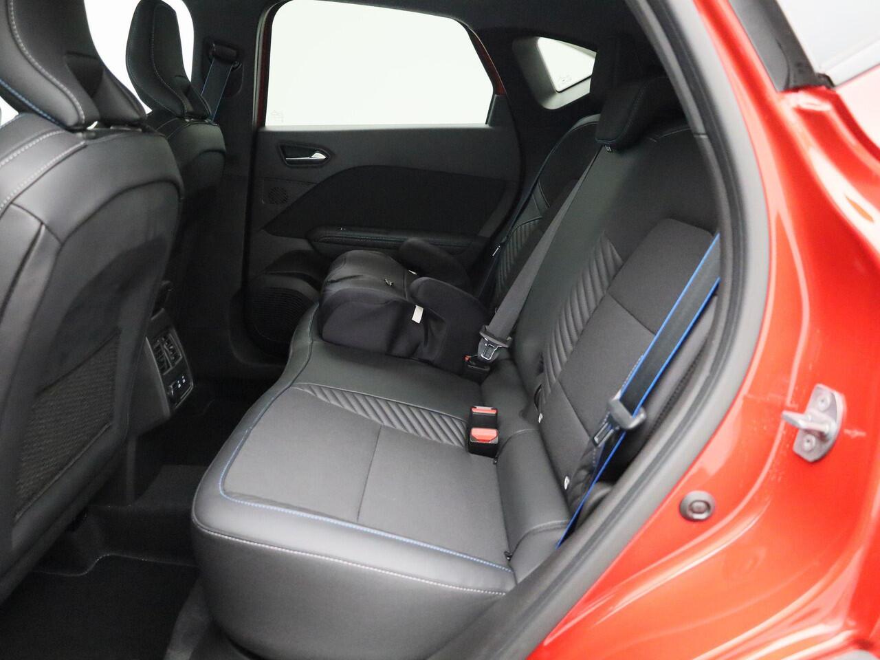 Renault CAPTUR 1.3 mild hybrid 160 esprit Alpine | Pack Winter | Pack Navigation Urban | 19" LMV | Adaptieve Cruise Control | Blind Spot Warning | Android Automotive | Draadloze Smartphonelader | Keyless