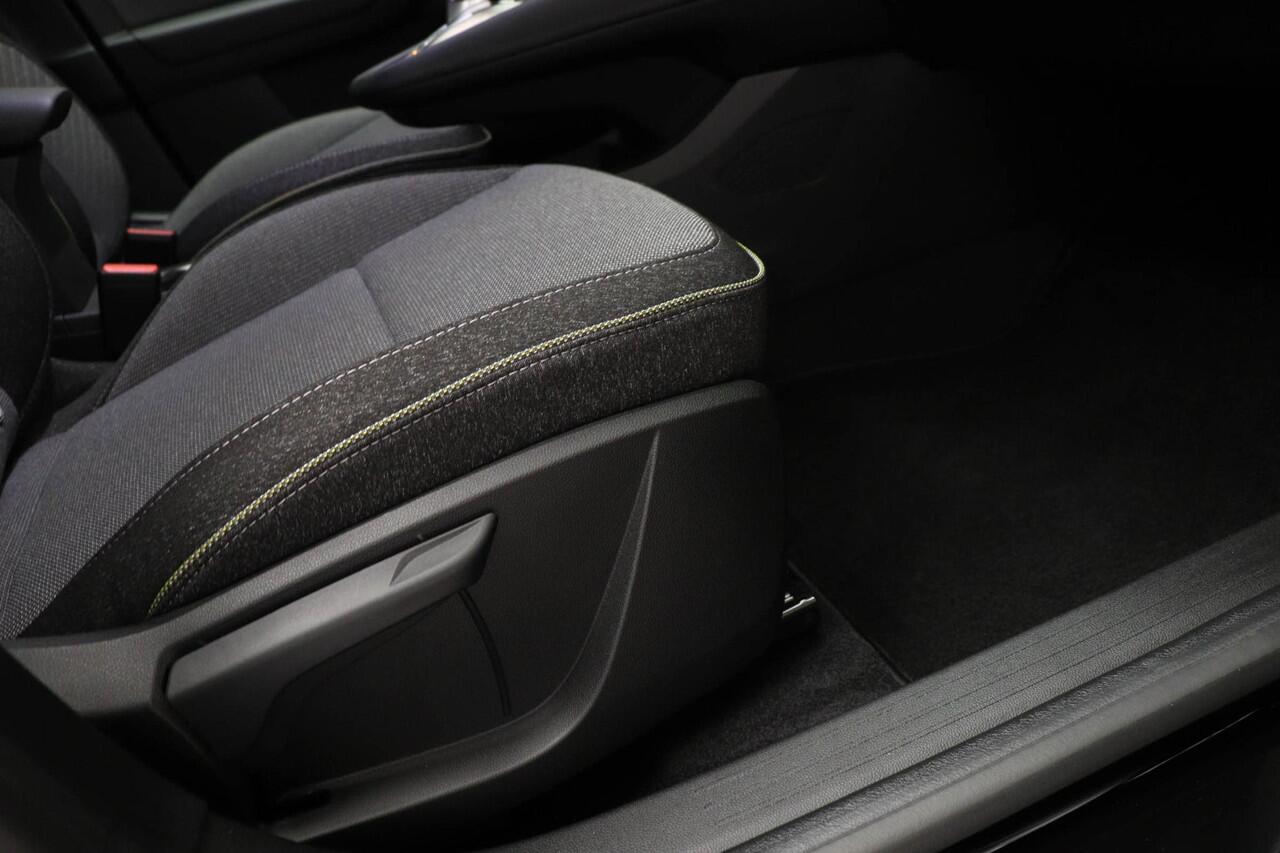 Renault CAPTUR 1.3 mild hybrid 160 techno | Stoelverwarming | Stuurverwarming | Nieuw model |