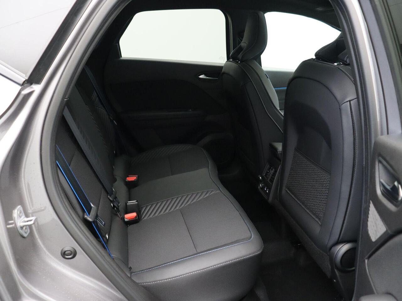 Renault CAPTUR E-Tech full hybrid 160pk esprit Alpine | Panoramisch dak | Harman kardon | Stuurverwarming |