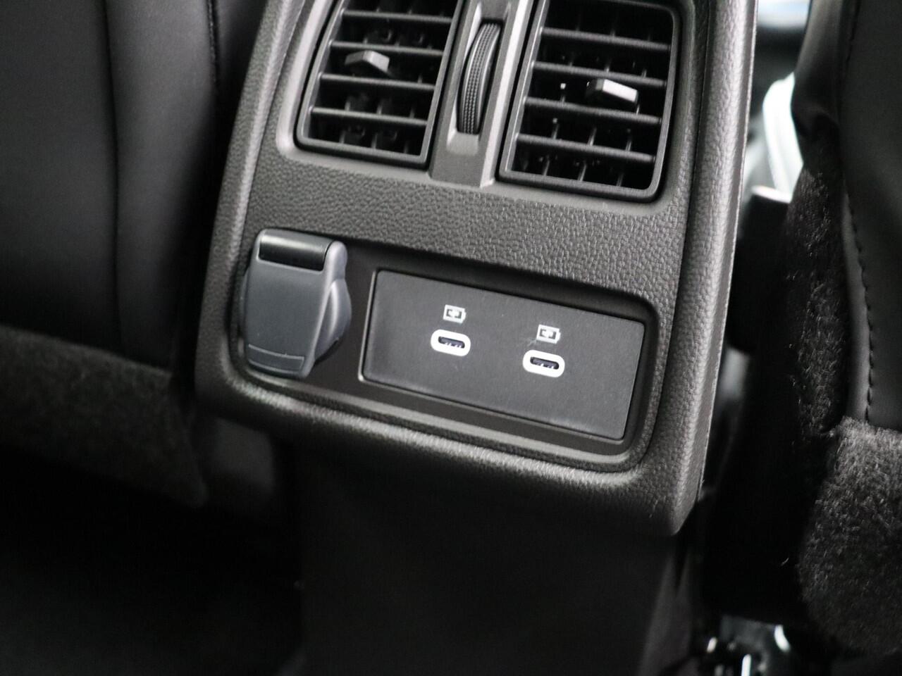 Renault CAPTUR E-Tech full hybrid 160pk esprit Alpine | Panoramisch dak | Harman kardon | Stuurverwarming |