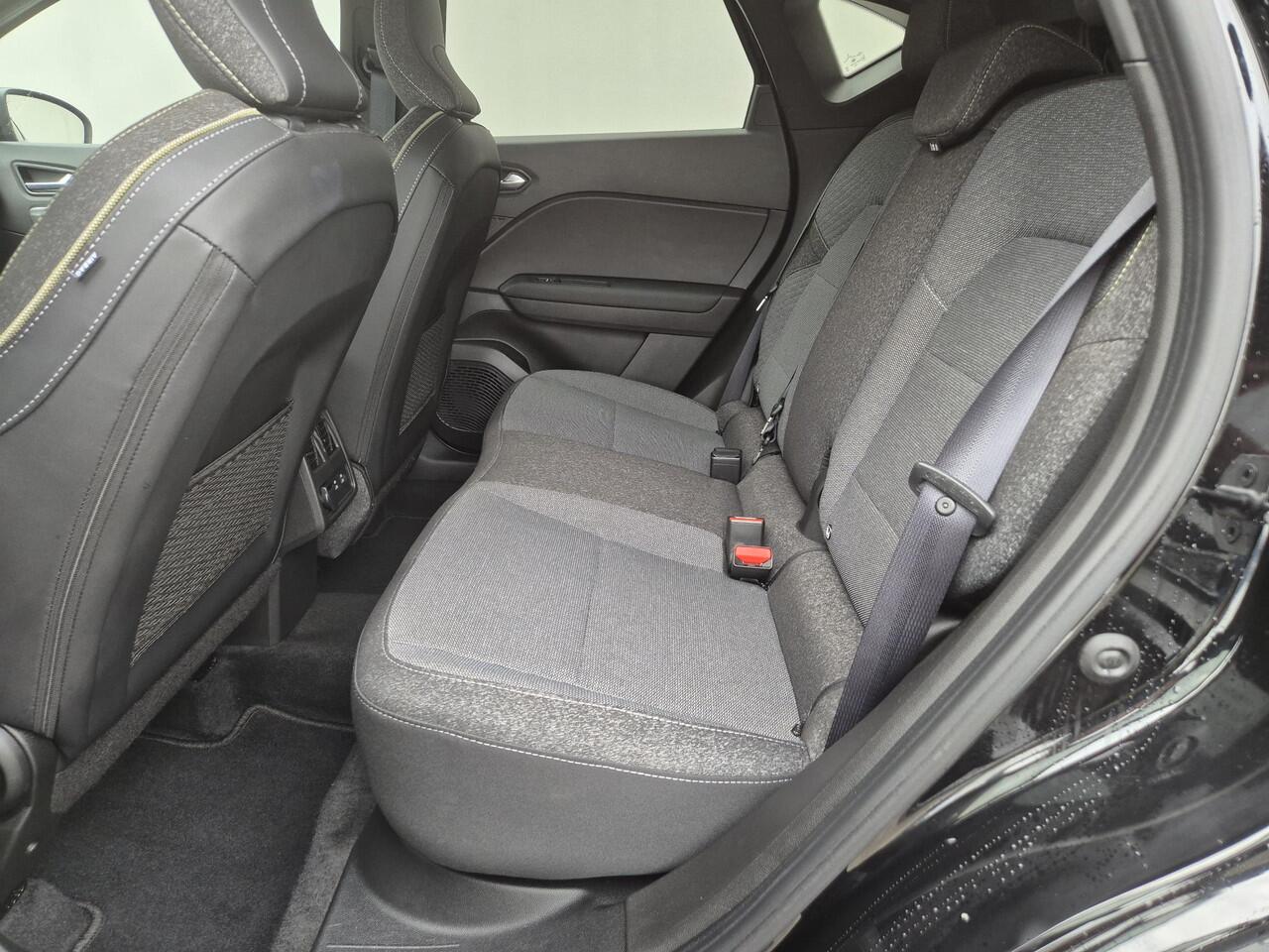 Renault CAPTUR 1.3 mild hybrid 160 techno Automaat / Fabrieksgarantie tot 07-2027 / Pack winter / Apple Carplay Android Auto / Trekgewicht 1200 kg / Stuur-, en Stoel verwarming / Adaptief CC / Keyless Entry/Start / Climate control / Draadloze telefoon lader /