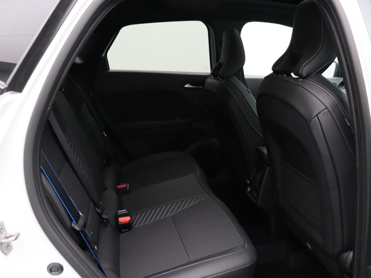 Renault CAPTUR 1.8 E-Tech full hybrid 160pk esprit Alpine | Harman kardon | Panoramadak | Stoel- en stuurwielverwarming | Elek. stoelen |