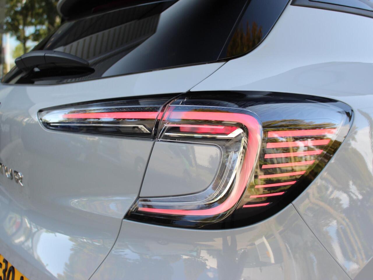 Renault CAPTUR TCe 90 Techno / 8.000KM!! / 10,4'' NAVI / 10,25'' DASHBOARD / CAMERA / PDC V+A / CRUISE / CLIMATE / PRIVACY GLASS / DAB / APPLE CARPLAY / ANDROID AUTO / 18'' LMV