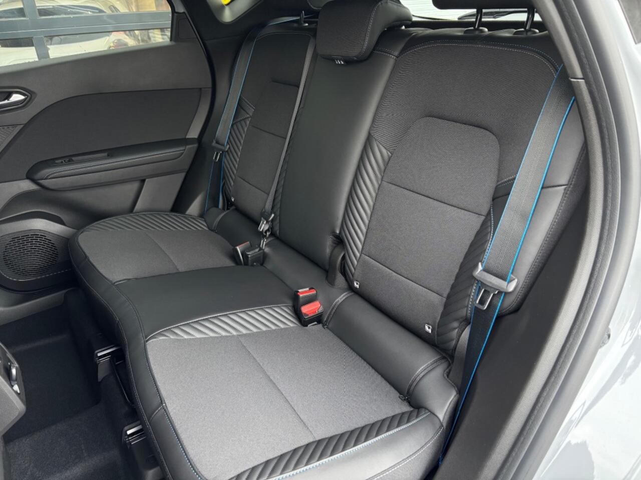 Renault CAPTUR Esprit Alpine full hybrid E-Tech 160 Pack PrivilÃ?ge