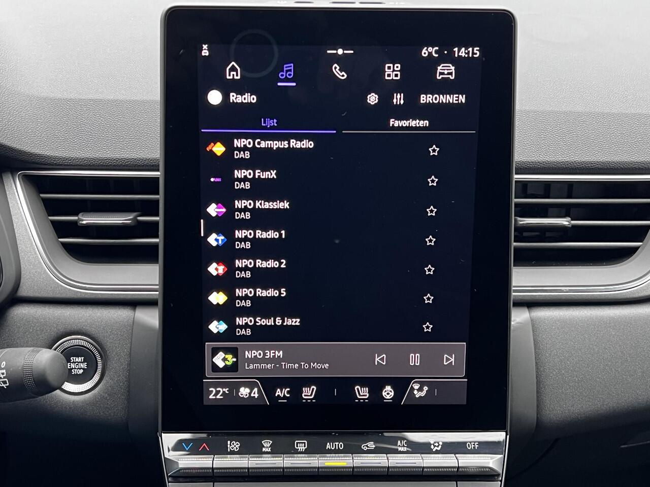 Renault CAPTUR 1.3 mild hybrid 160 techno / Fabrieksgarantie tot 04-2027 / Stuur- en stoelverwarming / Navigatie / Achteruitrijcamera / Apple Carplay Android / 18" LM wielen /