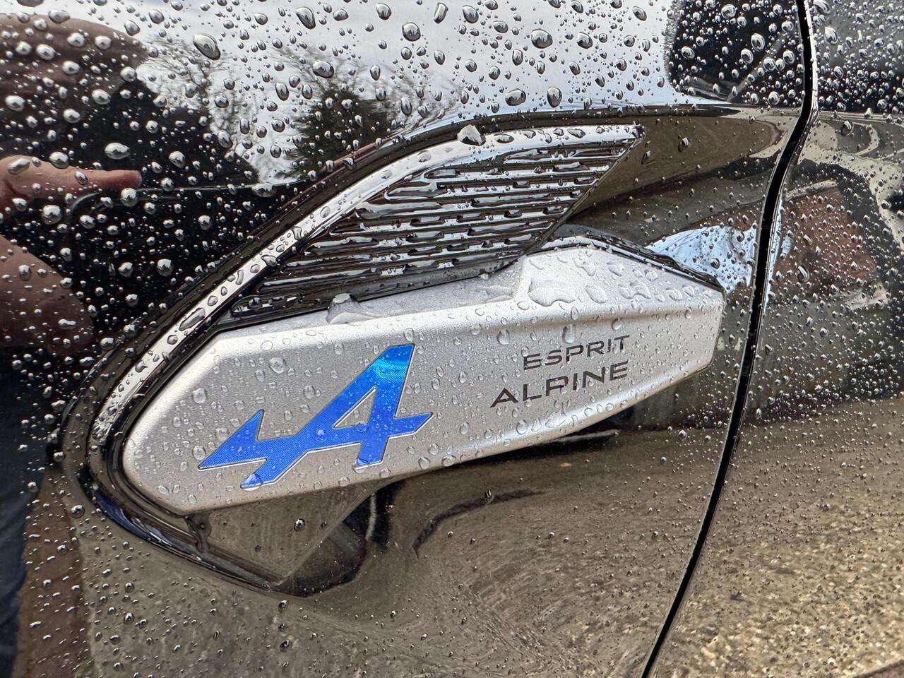 Renault CAPTUR 1.8 E-Tech 160 esprit Alpine+Pack Light&Sound!!