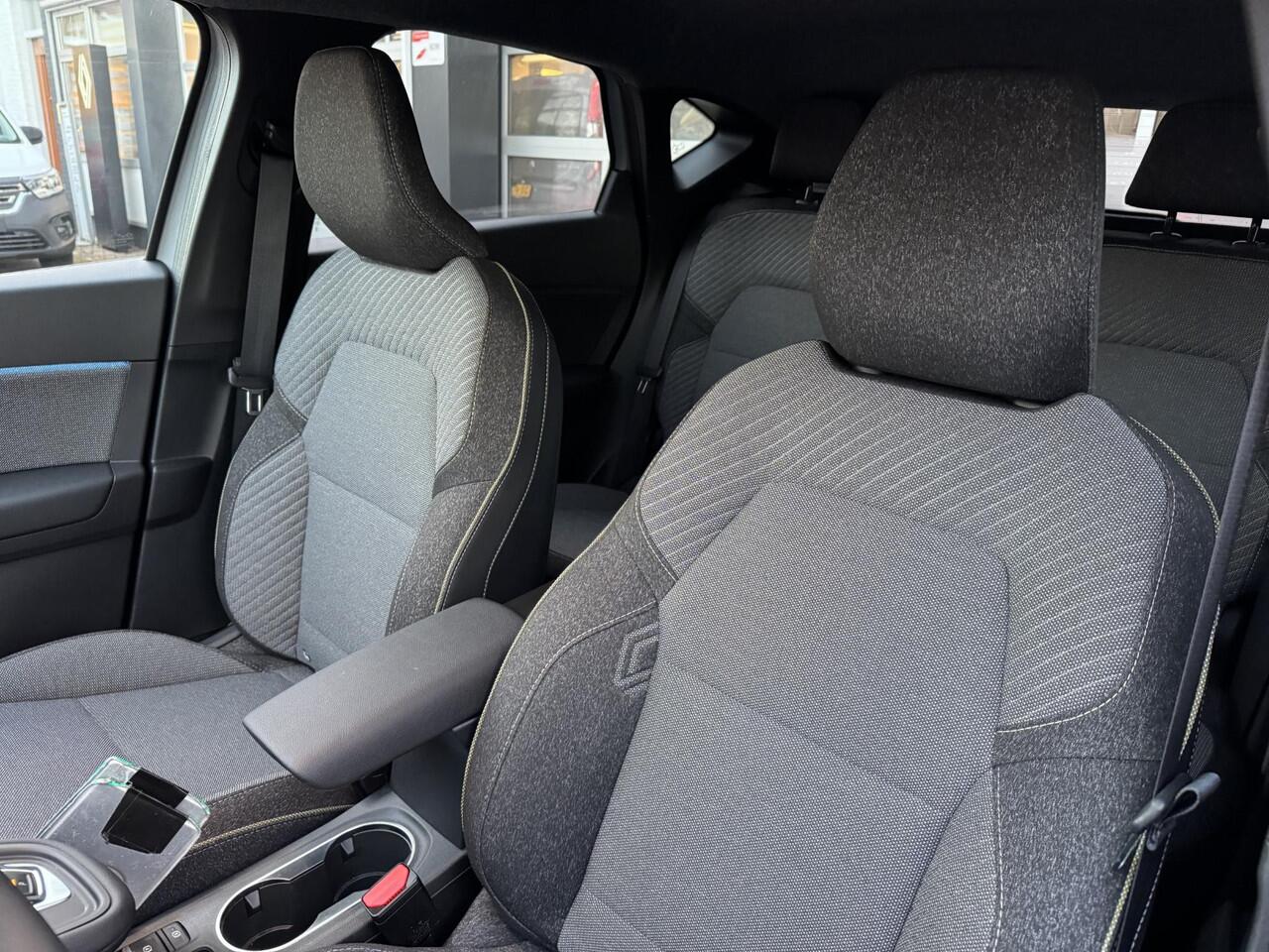 Renault CAPTUR 1.3 mild hybrid 160 techno+Pack Winter!!