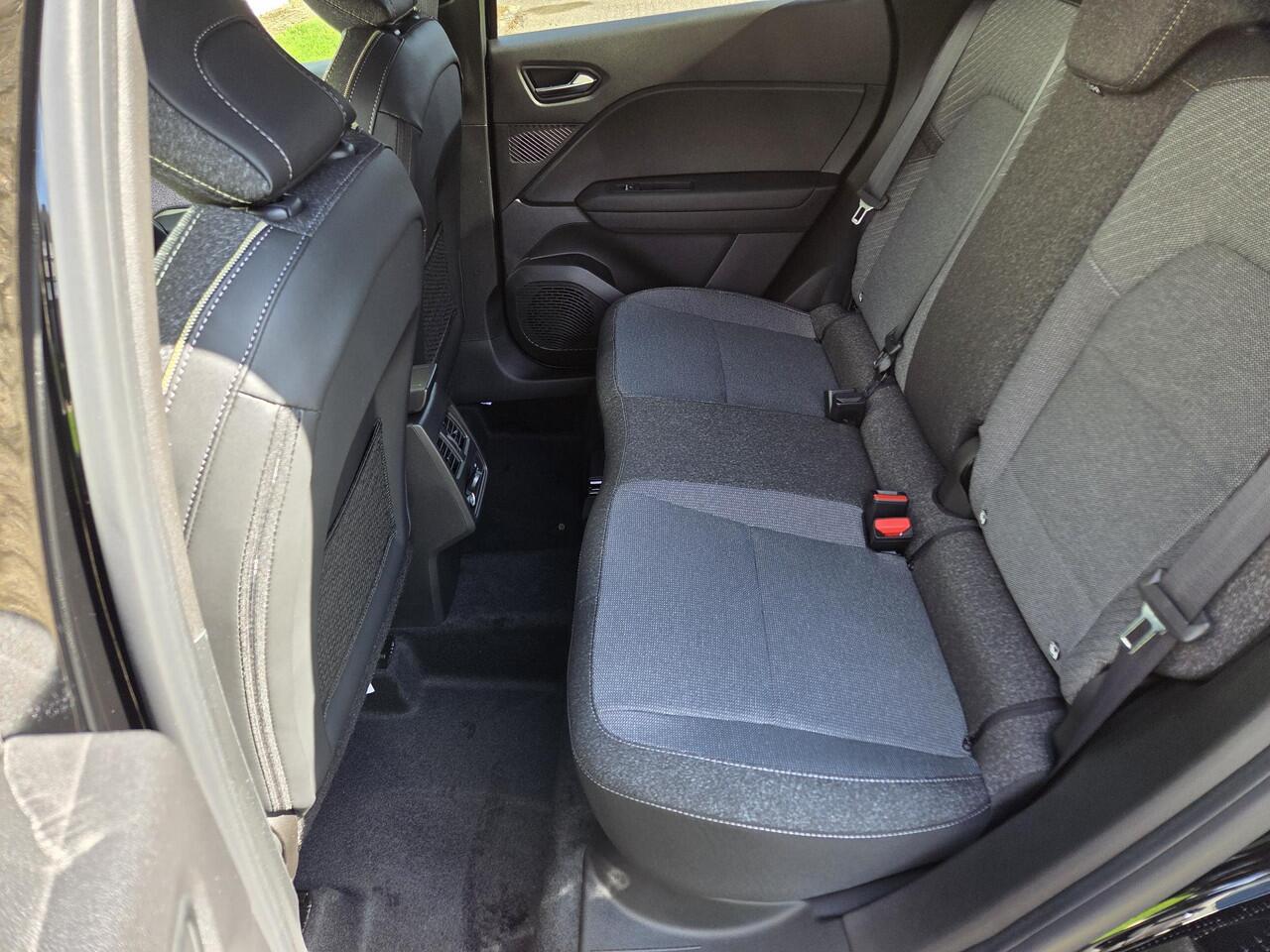 Renault CAPTUR 1.8 E-Tech full hybrid 160 Techno / Navigatie via Apple Carplay / Android Auto / Adaptieve Cruise Control / Achteruitrijcamera / Sensoren Achter /