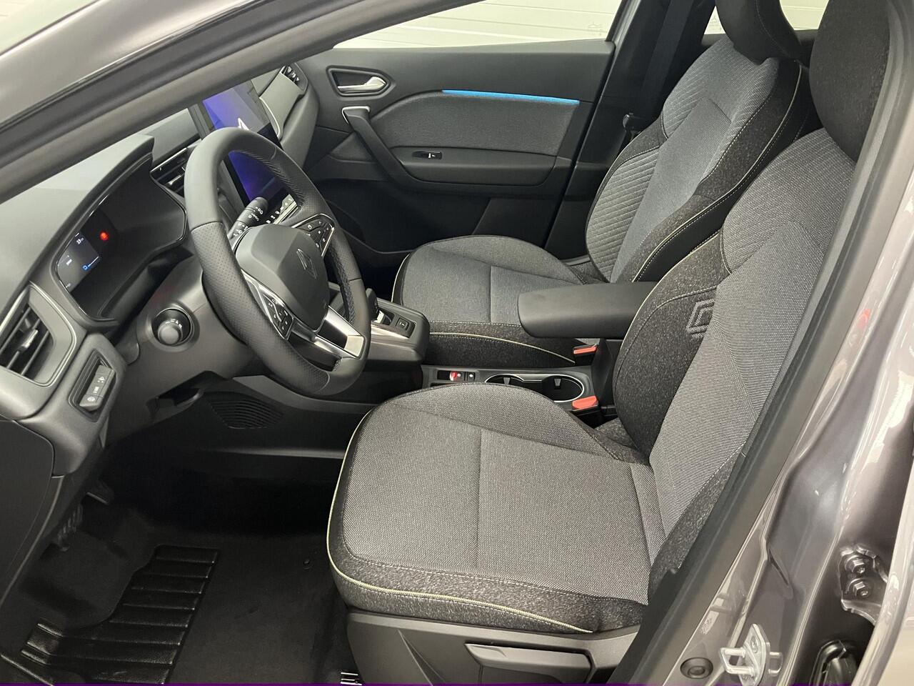 Renault CAPTUR 1.8 E-Tech full hybrid 160 Techno / Camera / Apple carplay & Aindroid auto / Climate control / LED /