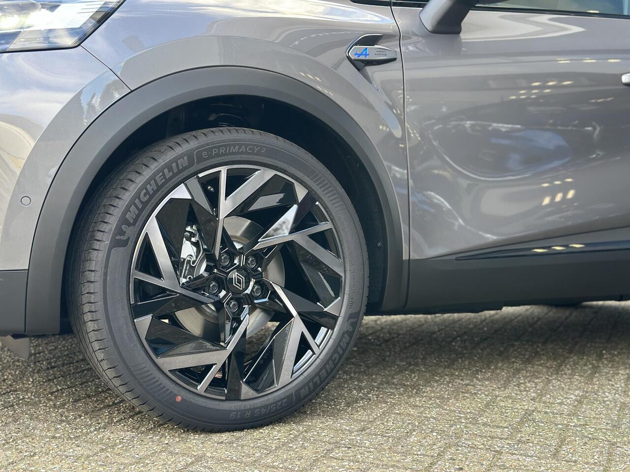 Renault CAPTUR 1.8 E-Tech full hybrid 160 esprit Alpine | Nieuwe Nederlandse auto | Pack Priviege | Pack Light & Sound | Rijklaarprijs!! | Voordeel op deze auto van ¤ 4.380,- |