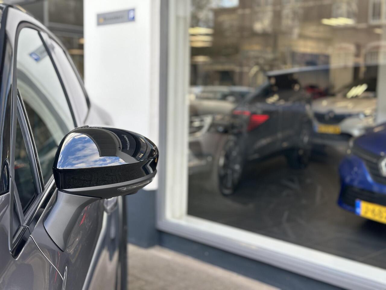 Renault CAPTUR 1.8 E-Tech full hybrid 160 esprit Alpine | Nieuwe Nederlandse auto | Pack Priviege | Pack Light & Sound | Rijklaarprijs!! | Voordeel op deze auto van ¤ 4.380,- |