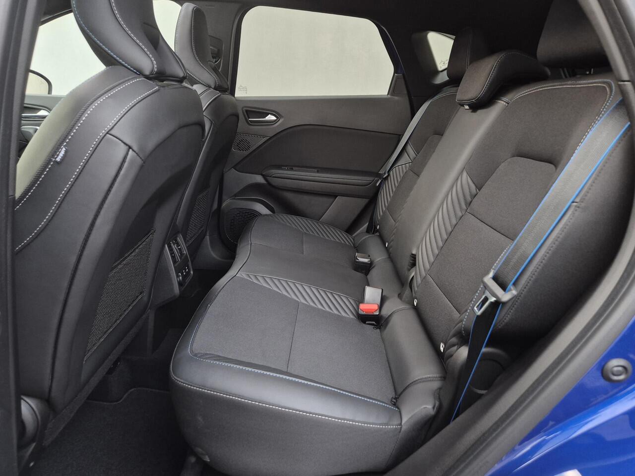 Renault CAPTUR 1.6 E-Tech full hybrid 145 esprit Alpine Automaat / Fabrieksgarantie tot 05-2027 / Glazen Schuif- en Kanteldak / Adaptief Cruise Control / Achteruitrijcamera / Draadloze Telefoon Lader / Apple Carplay & Android Auto /