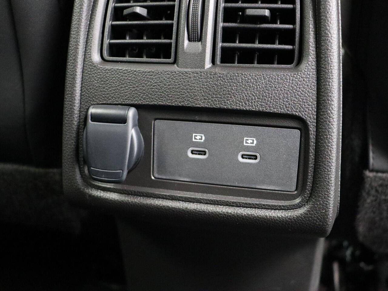 Renault CAPTUR 1.8 E-Tech full hybrid 160 techno | Stoel en stuurwielverwarming | Navi | Cruise | LED | Achteruitrijcamera.