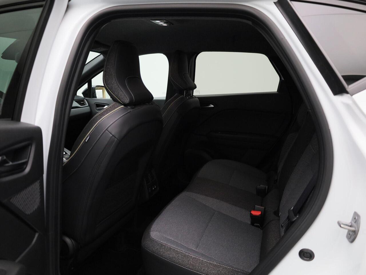 Renault CAPTUR 1.8 E-Tech full hybrid 160 techno | Pack Winter | Camera | Adaptieve Cruise Control | PDC Rondom | 18" LMV | Android Automotive | LED Pure Vision | Keyless | Licht- & Regensensor | Privacy Glass | Draadloze Apple Carplay & Android Auto