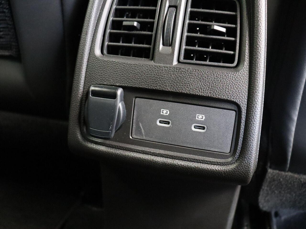 Renault CAPTUR 1.6 E-Tech full hybrid 145 techno | Stoel en Stuurwiel verwarming | Keyless | LED | Achteruitrijcamera.