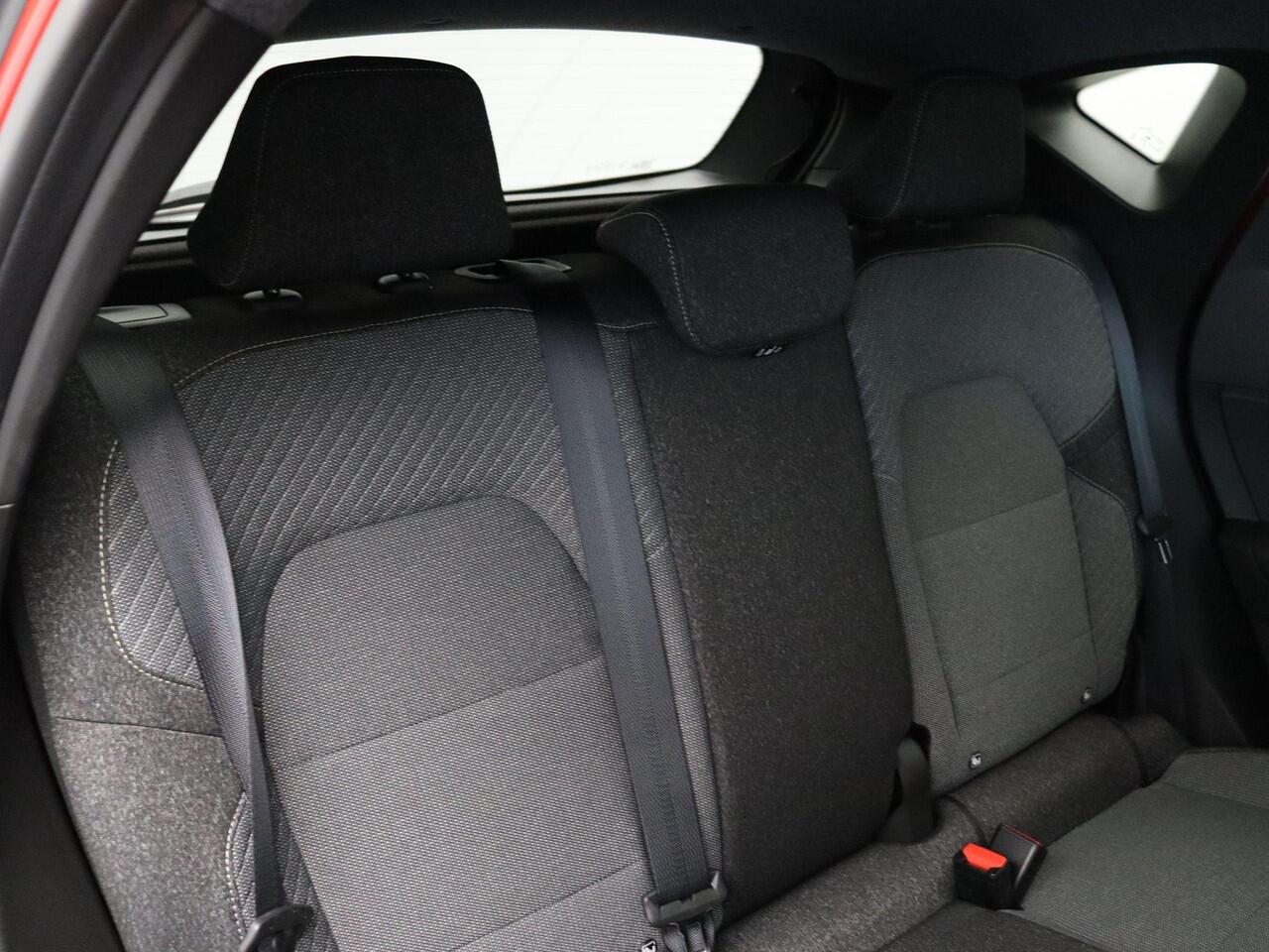 Renault CAPTUR 1.6 E-Tech full hybrid 145 techno | Stoel en Stuurwiel verwarming | Keyless | LED | Achteruitrijcamera.