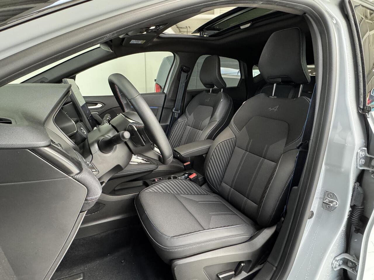 Renault CAPTUR 1.3 mild hybrid 160 Esprit Alpine | Panoramdak | Navigatie | Achteruitrijcamera | Cruise Control Adaptief | Stoel + stuurverwarming |