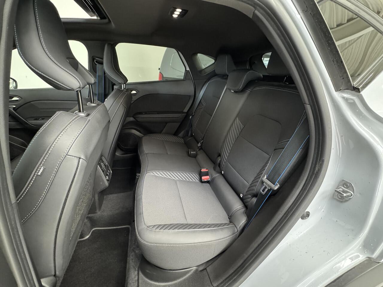 Renault CAPTUR 1.3 mild hybrid 160 Esprit Alpine | Panoramdak | Navigatie | Achteruitrijcamera | Cruise Control Adaptief | Stoel + stuurverwarming |