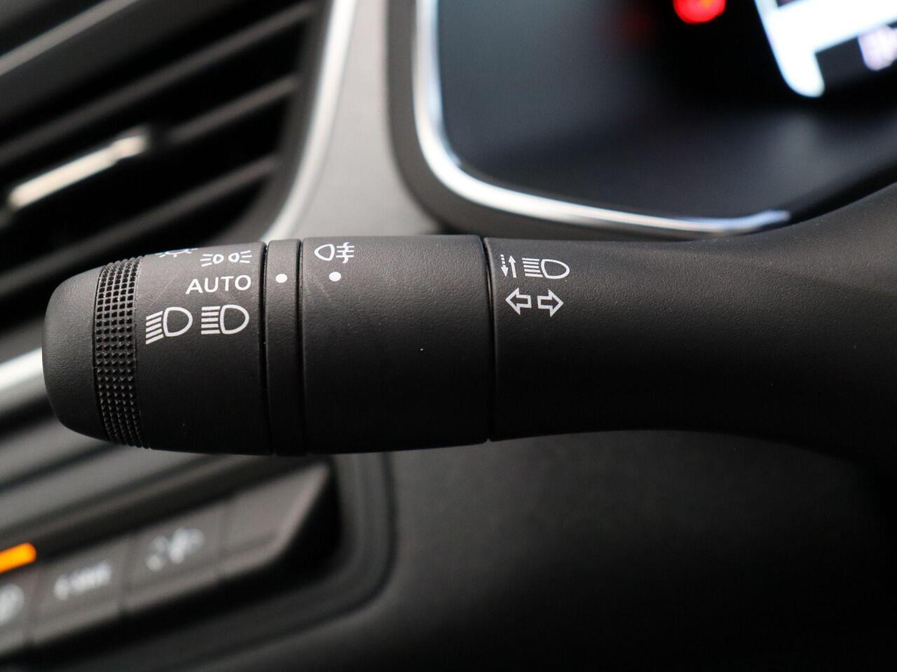 Renault CAPTUR E-Tech full hybrid 145pk techno | Trekhaak | Apple carplay / Android auto | Lichtmetalen velgen | Climate control |